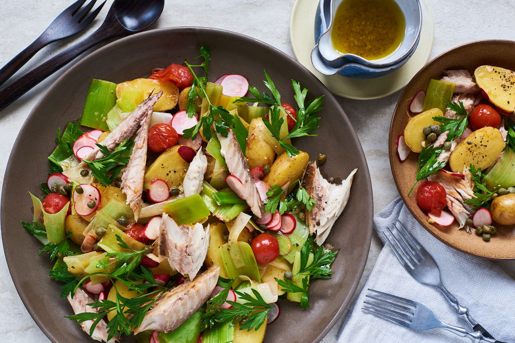 Warmer Kartoffelsalat mit geräucherter Forelle