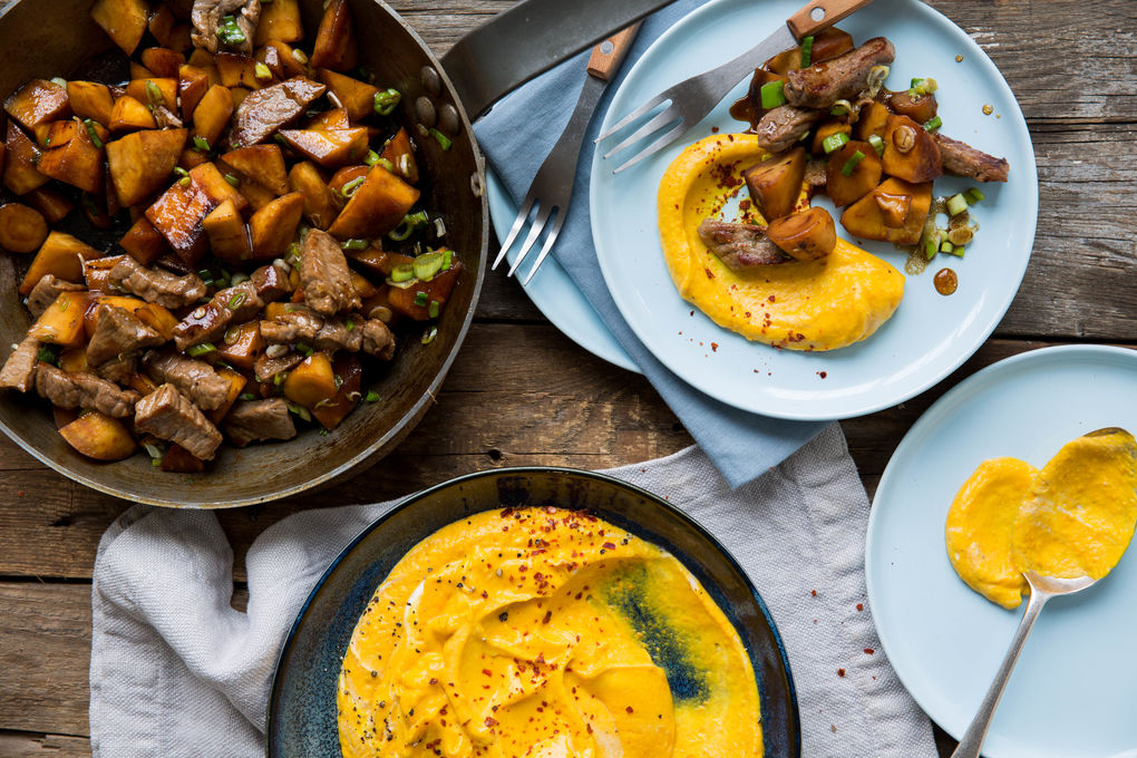 Asiatisches Rindfleisch mit Pastinake und Kürbispüree