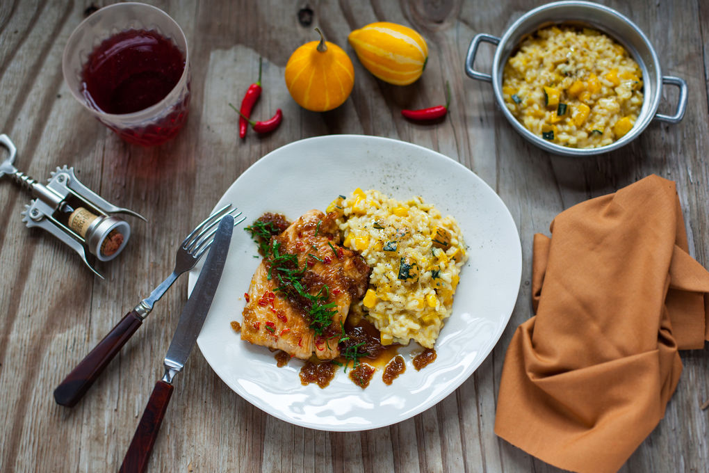 Süß-scharfe Truthahnsteaks mit Zwiebeln – wie an Thanksgiving