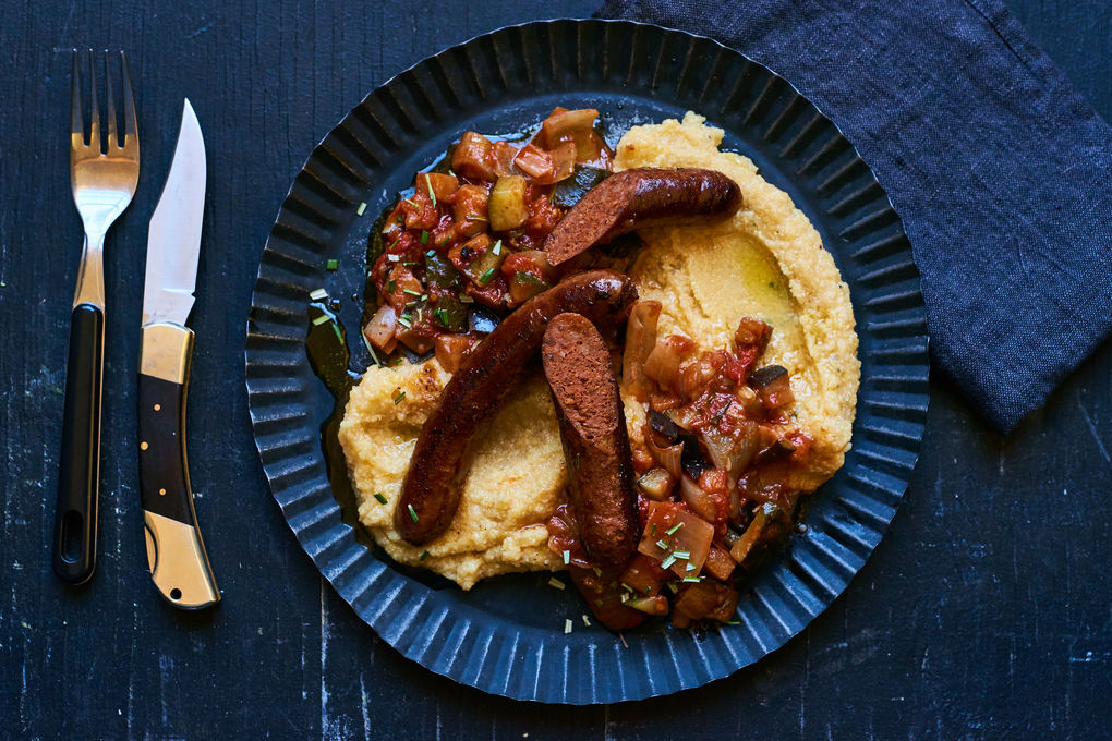 Ratatouille mit Merguez und orientalischer Polenta