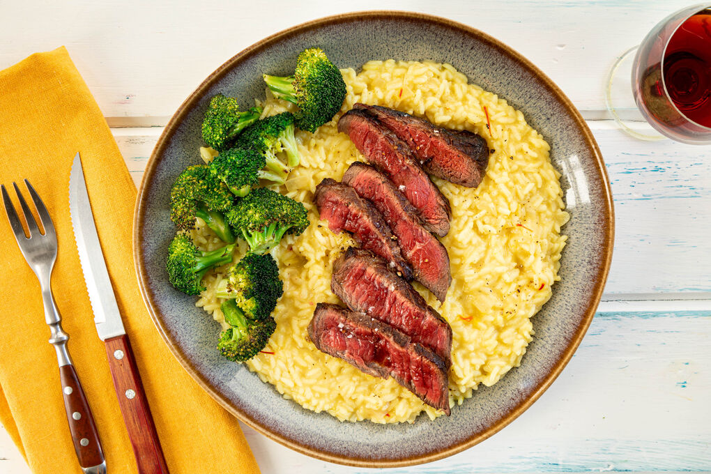Rindersteak mit Safranrisotto und geröstetem Brokkoli