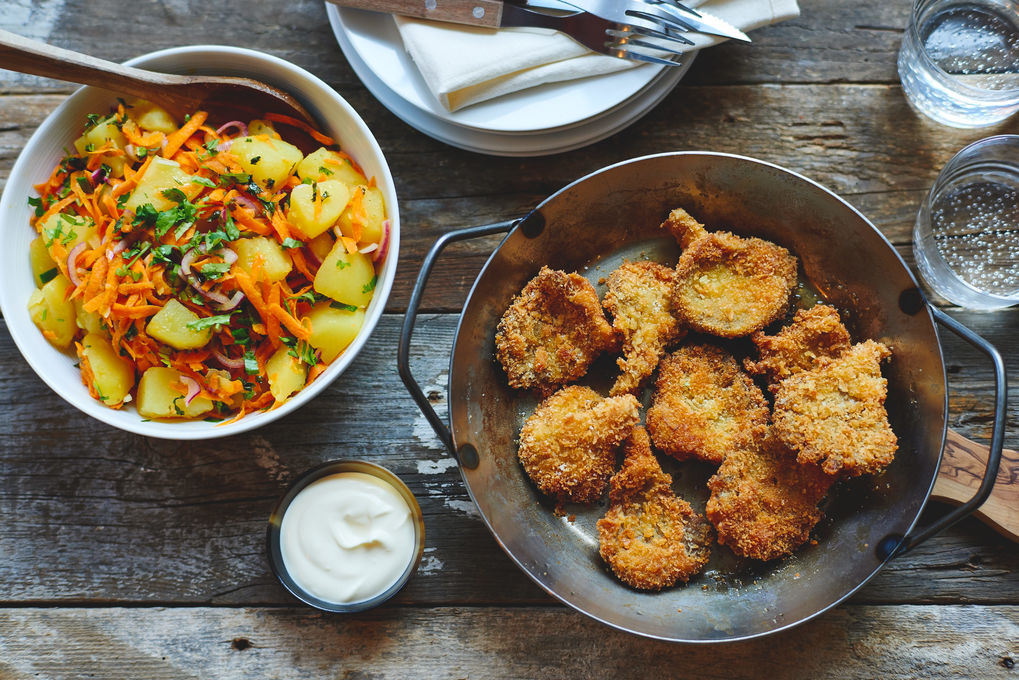 Vegetarische Austernpilz schnitzel mit Crème fraîche und Kart