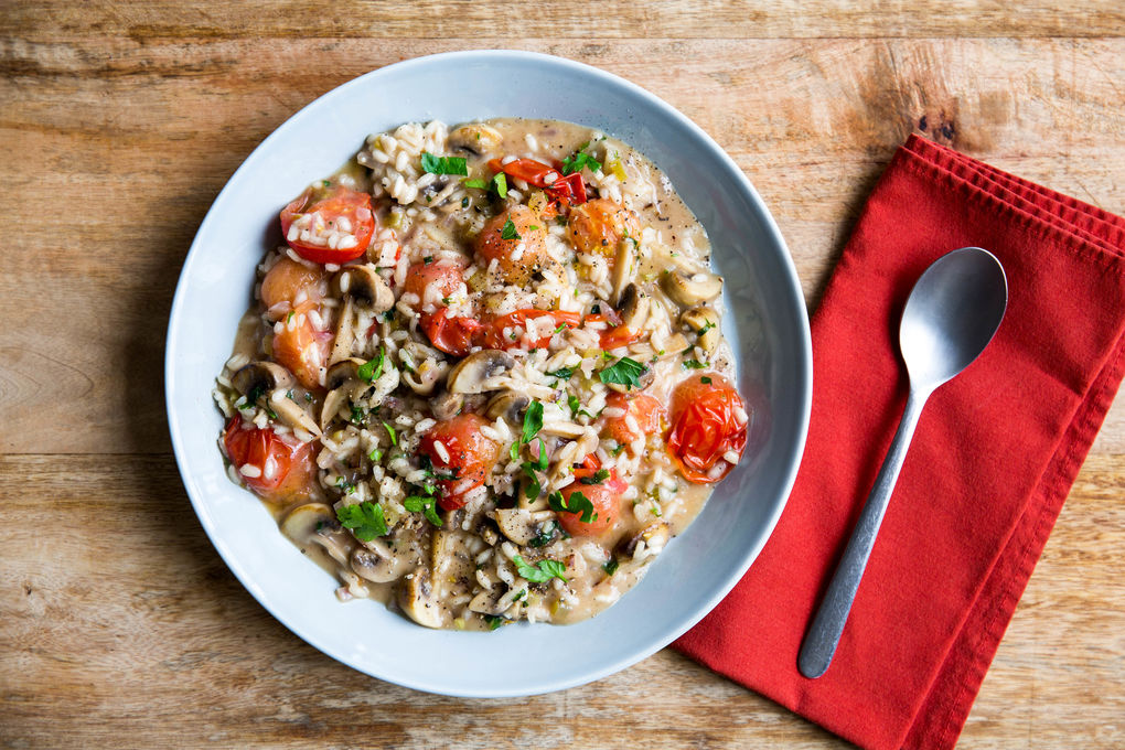 Vegetarisches Tomaten-Risotto mit Verjus und Pilzen