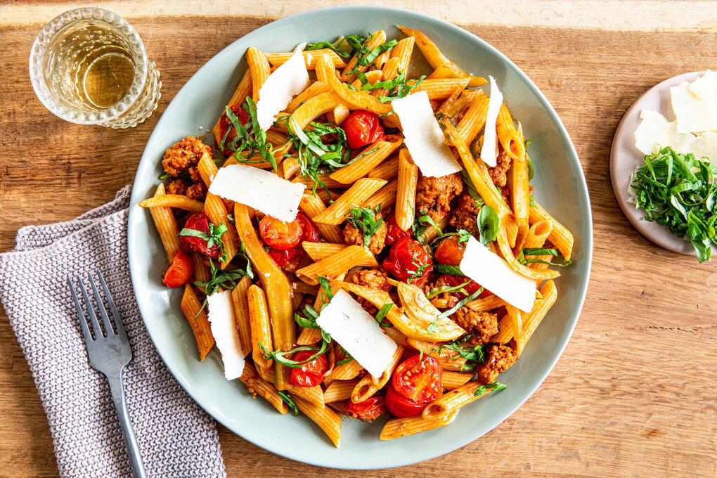 Penne mit Schweinehack und Fenchel fruchtig-fein mit Kirschtomaten und Käse