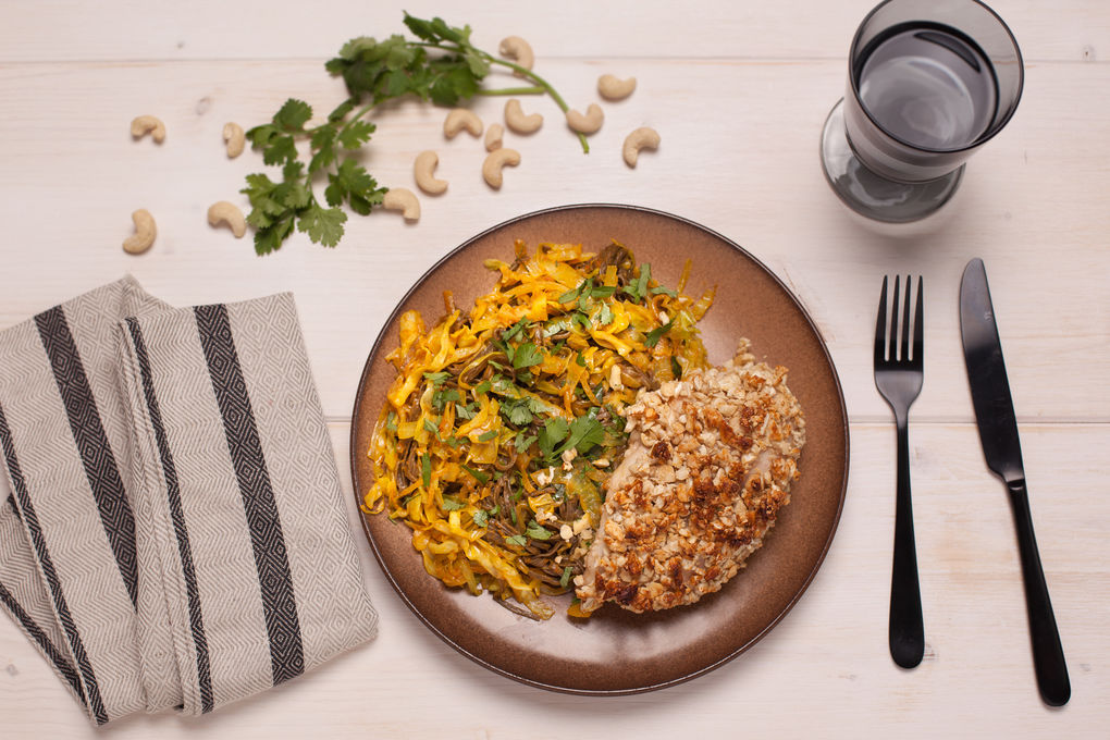 Hühnchenbrust - richtig crunchy - mit Curry-Spitzkohl