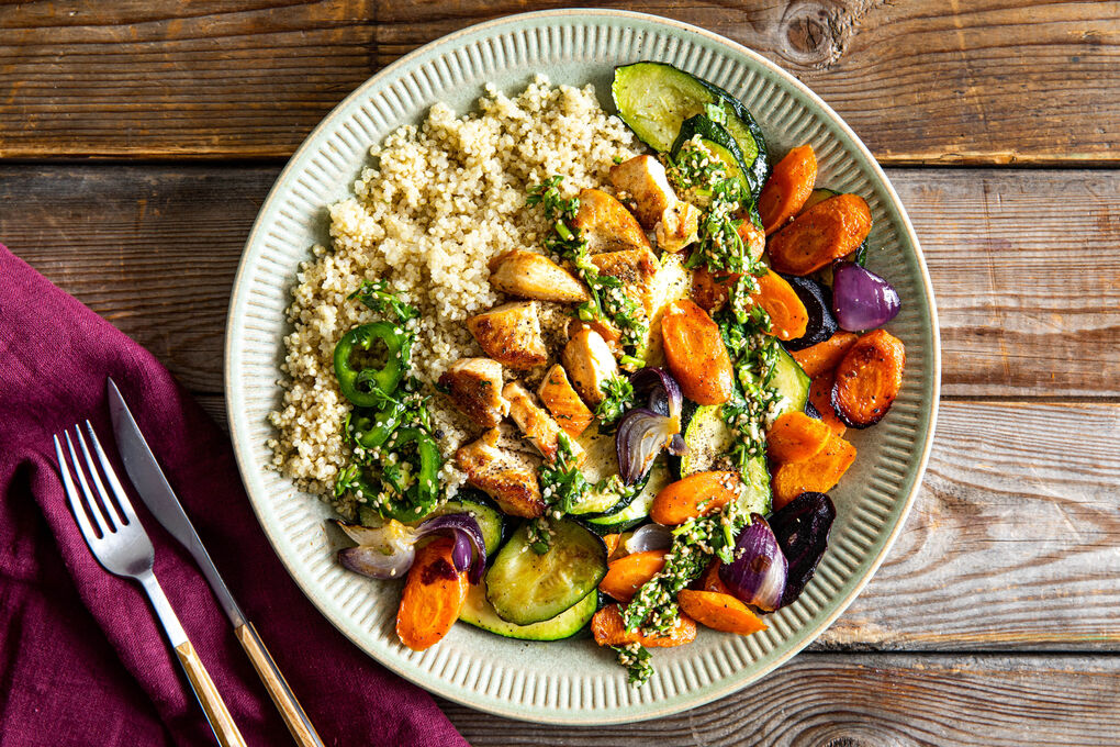 Hähnchen mit Orangen-Chili-Dressing dazu Quinoa und buntes Ofengemüse