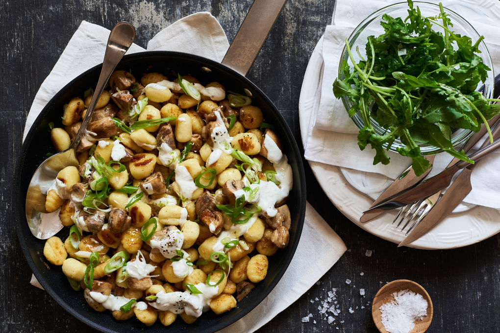 Knusprige Gnocchi mit Pilzen und Limetten-Joghurt