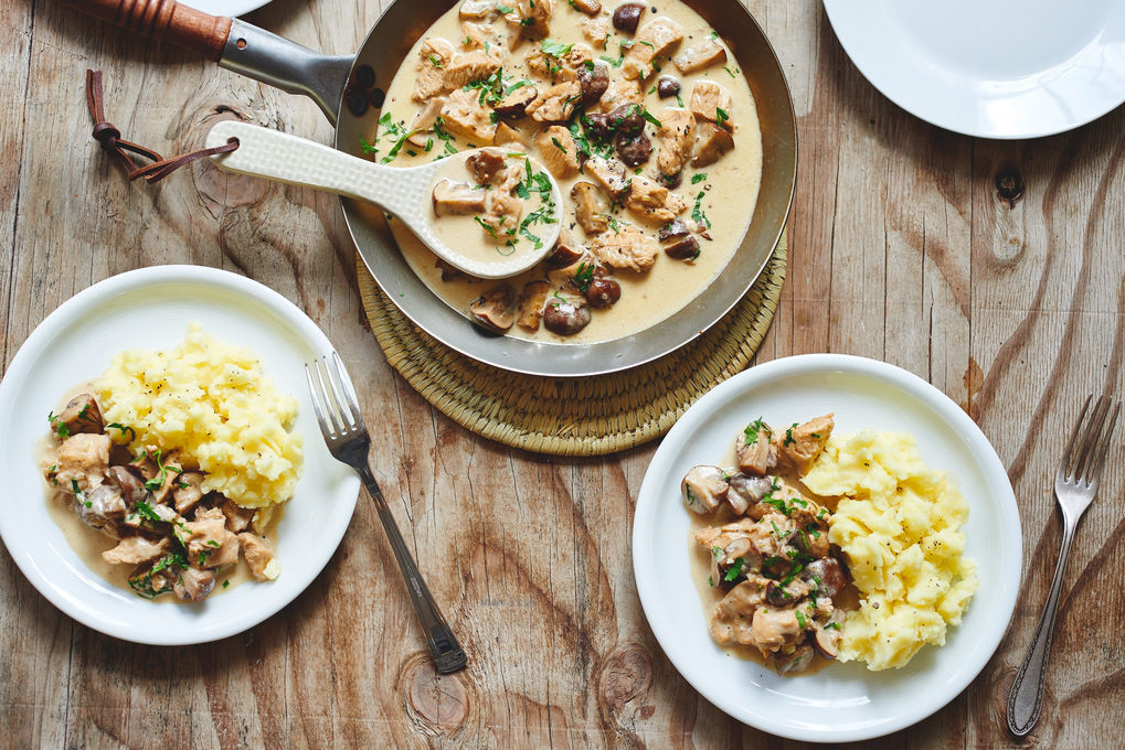Hähnchen-Ragout mit Pilzen und Kartoffelstampf