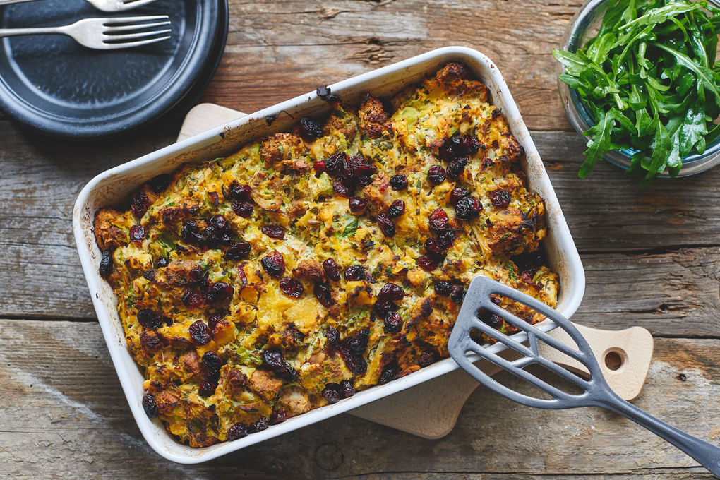 Thanksgiving-Auflauf mit Cranberries, Kürbis und Rosenkohl