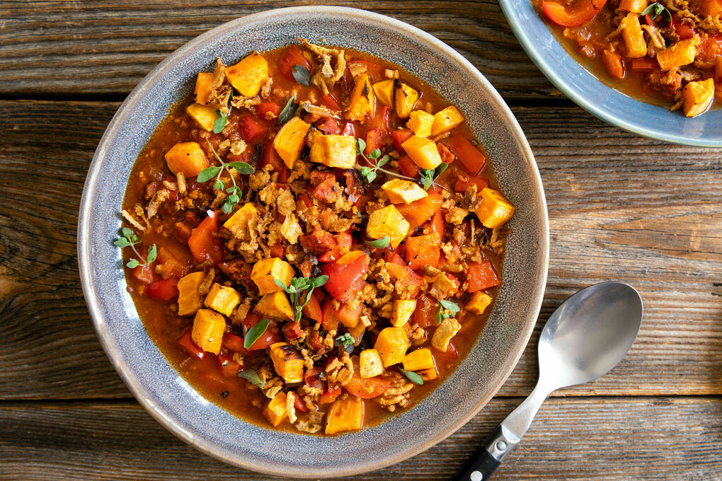 Deftiges Chorizo-Schweinehack-Ragout mit Süßkartoffel und Paprika