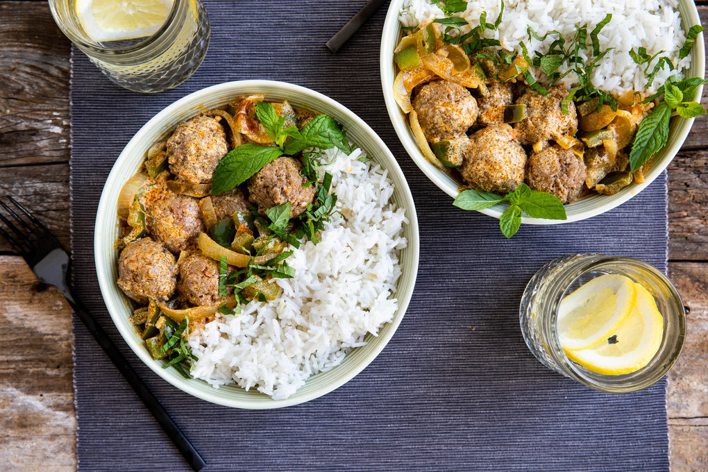 Tikka Masala-Rinderbällchen mit Ingwer-Reis und Minze