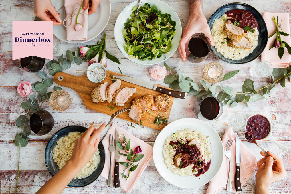 Schweinefilet mit Risotto, Balsamicobeeren und gemischtem Salat