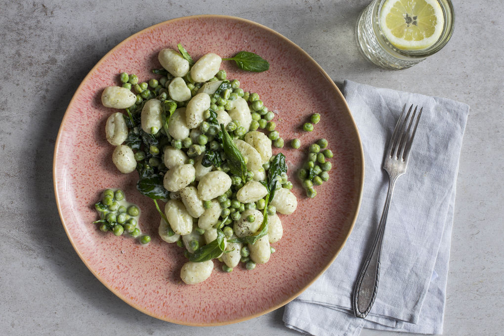 Cremige Gnocchi mit Erbsen an Estragon-Spinat-Sauce