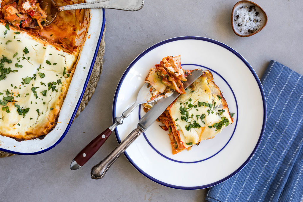 Zucchini-Karotten-Lasagne mit Frischkäse und Kräutern