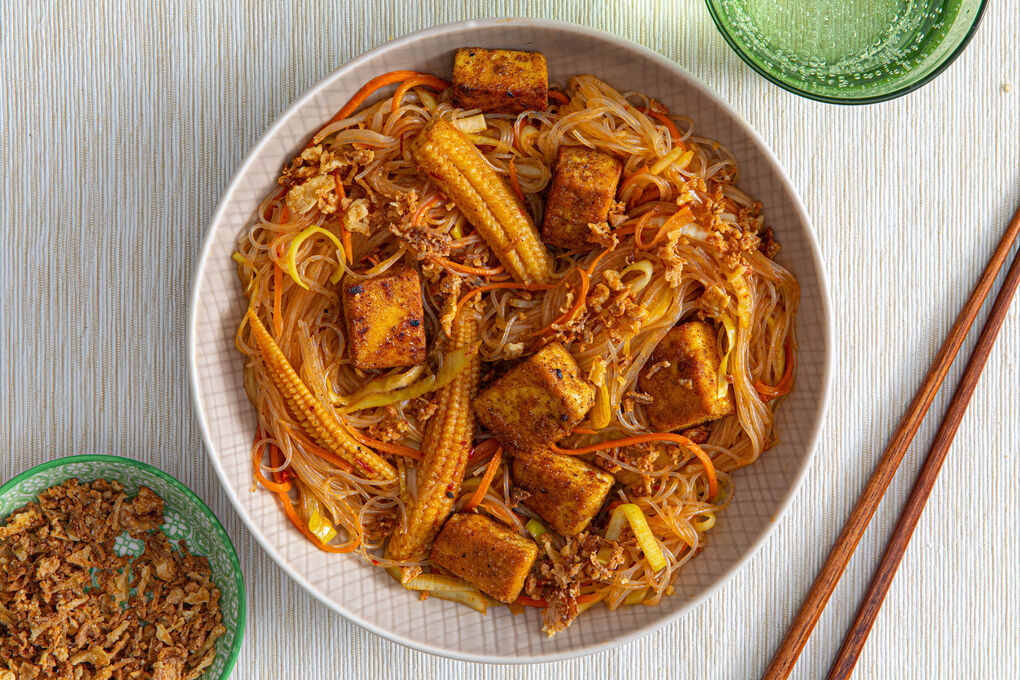 Superfix: Asiatische Nudelpfanne mit Babymais und knusprigem Tofu