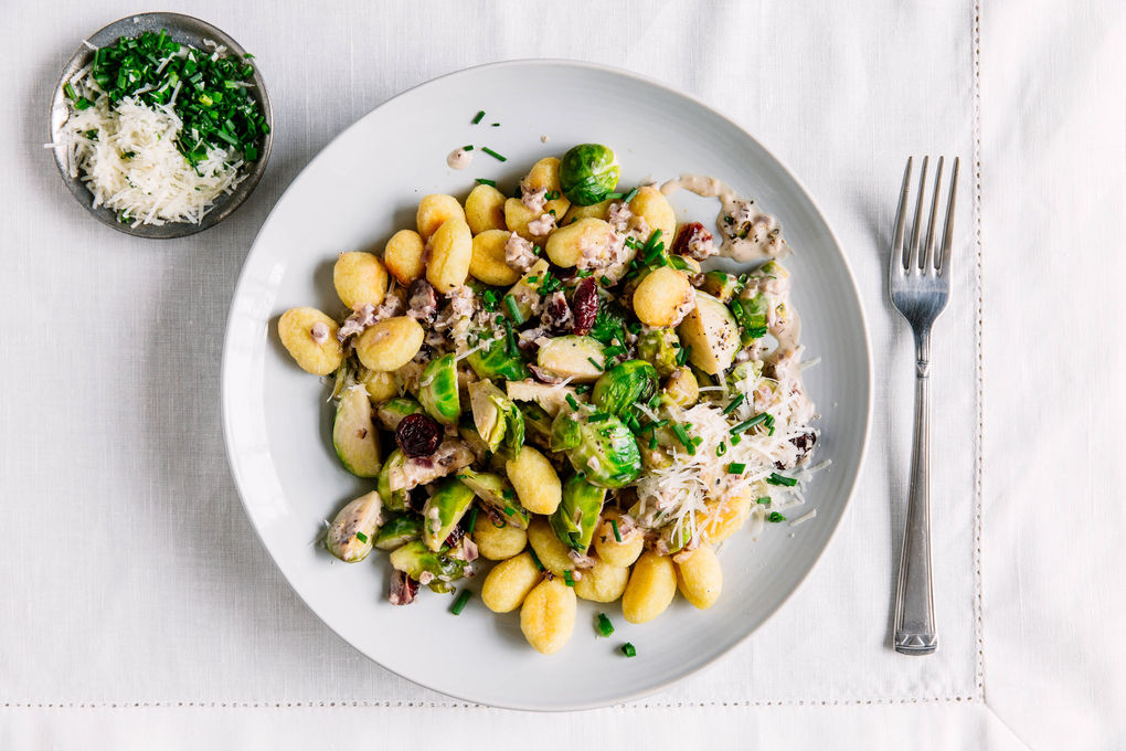 Ofen-Gnocchi mit Rosenkohl und Cranberry-Rahmsauce