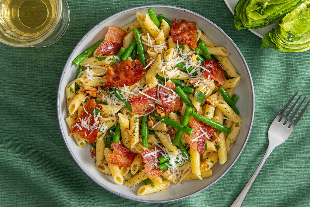 Pasta mit grünen Bohnen und Bacon dazu Romanasalat mit Zitronendressing