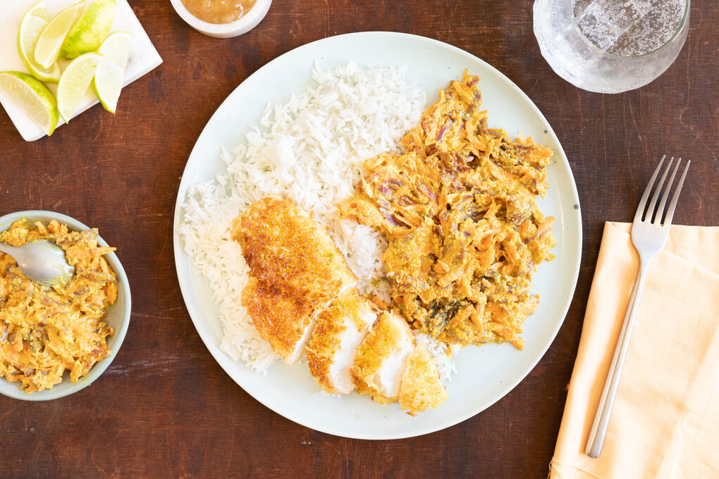 V2: Knuspriges Bio-Hähnchen indische Art mit Karotten-Bete-Salat und Reis