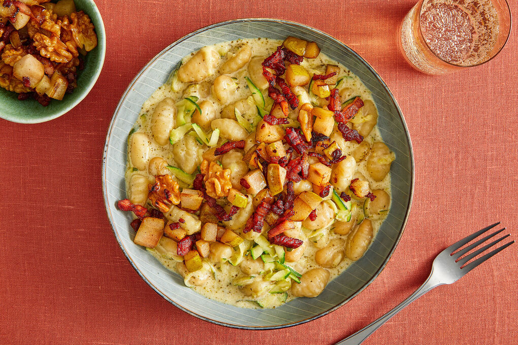 Gnocchi mit herzhaftem Bacon cremig-fein mit Birne und Walnuss