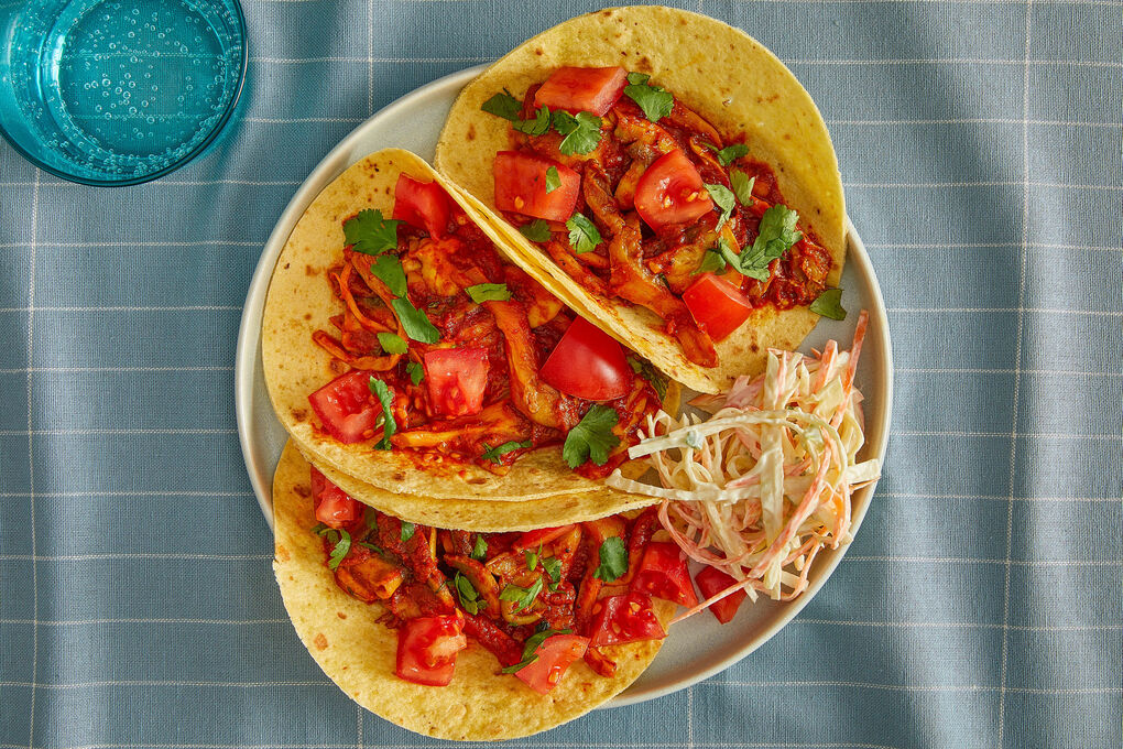 Superfix: BBQ-Tacos mit Austernpilzen an cremigem Weißkohlslaw mit Limette