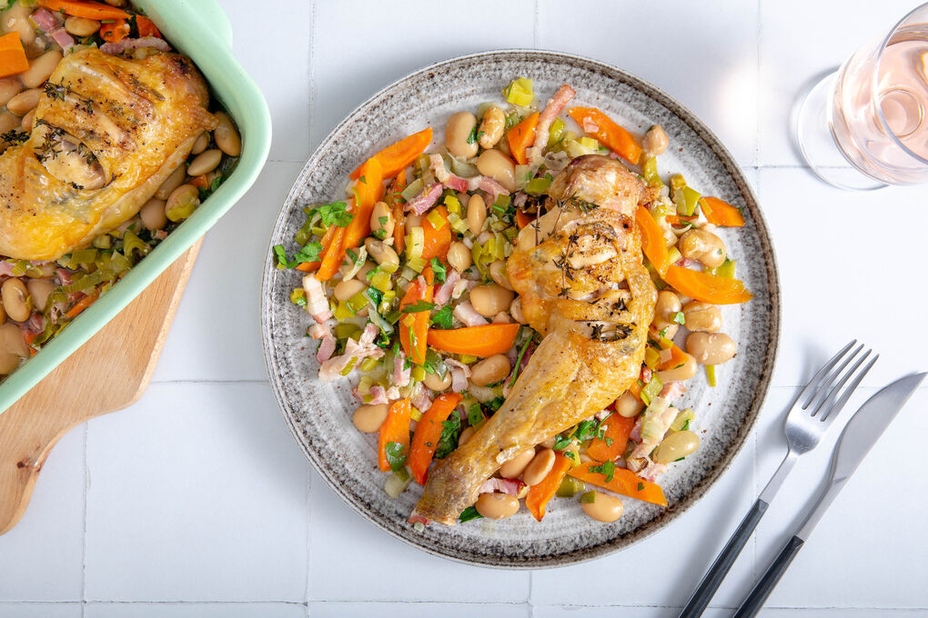 Hähnchen und Bohnengemüse Cassoulet-Style Low Carb mit Thymian und Petersilie