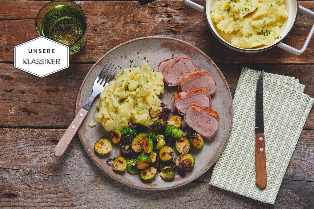 Rauchiges Schweinefilet mit Rosenkohl und Kartoffelpüree