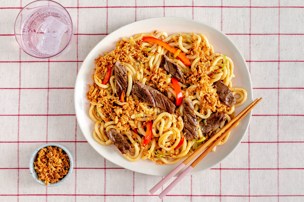 Superfix V1: Asiatische Rindfleisch-Udon mit Teriyakisauce und Röstzwiebeln