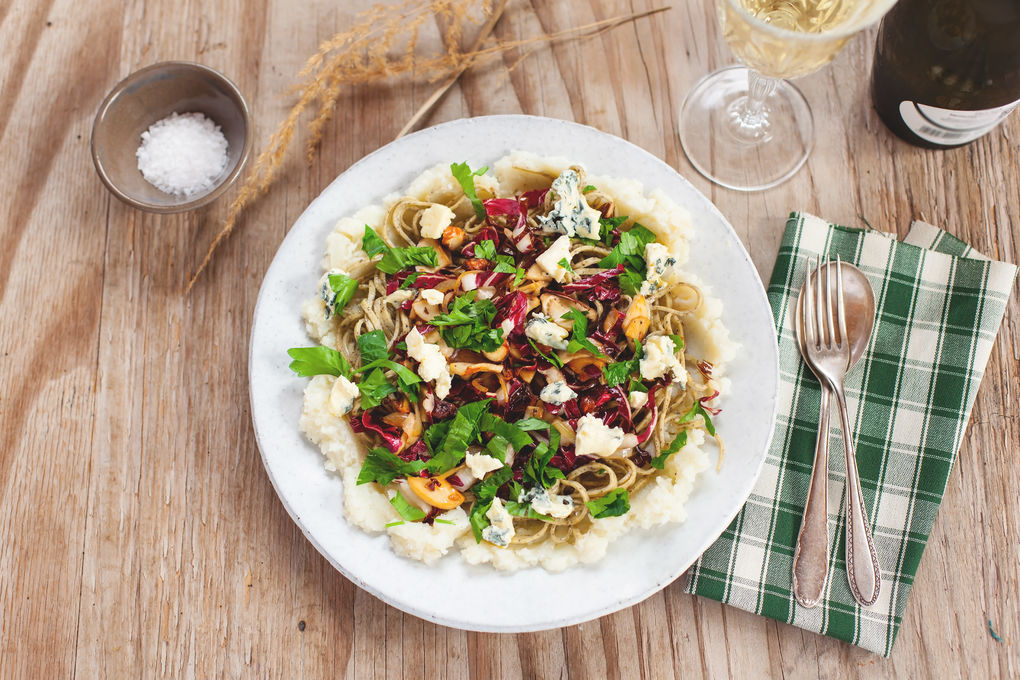 Hanf-Tagliatelle mit Blauschimmelkäse und Kräuterseitlinge