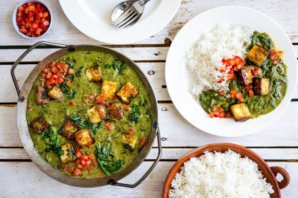 V1: Indisches Spinat-Paneer-Curry mit duftigem Basmatireis