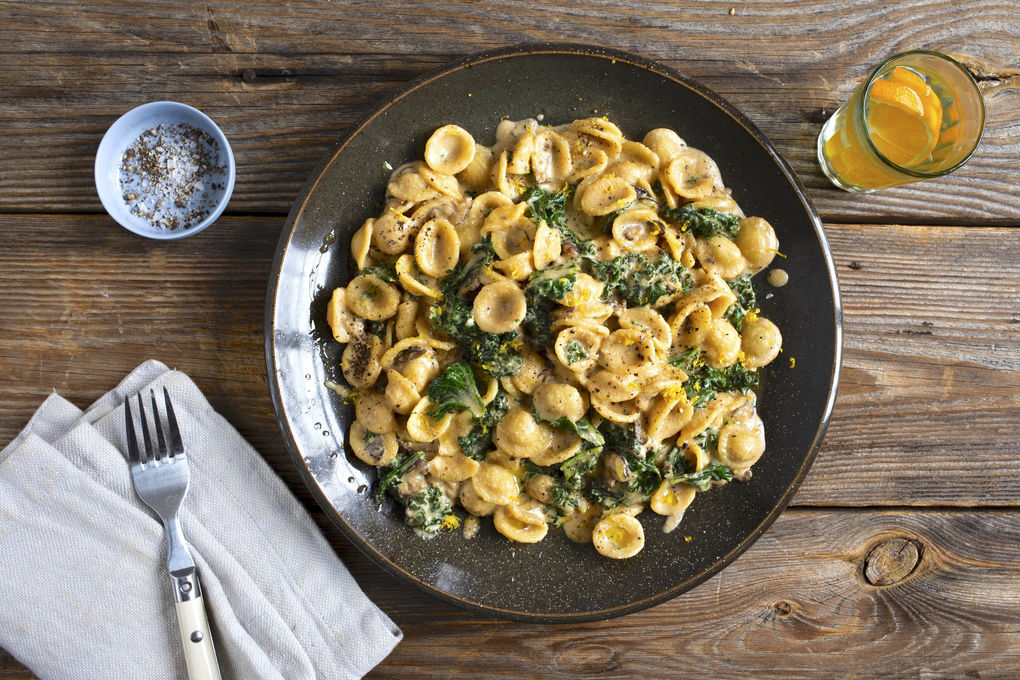 Orecchiette mit Grünkohl und Shiitake in Miso-Cashew-Sauce