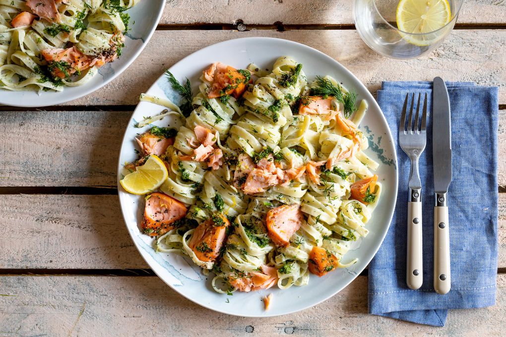 Tagliatelle mit Stremellachs und zitronigem Dill-Pesto