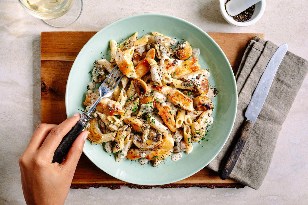 Feines Hähnchengeschnetzeltes mit Rahmchampignons und Pasta