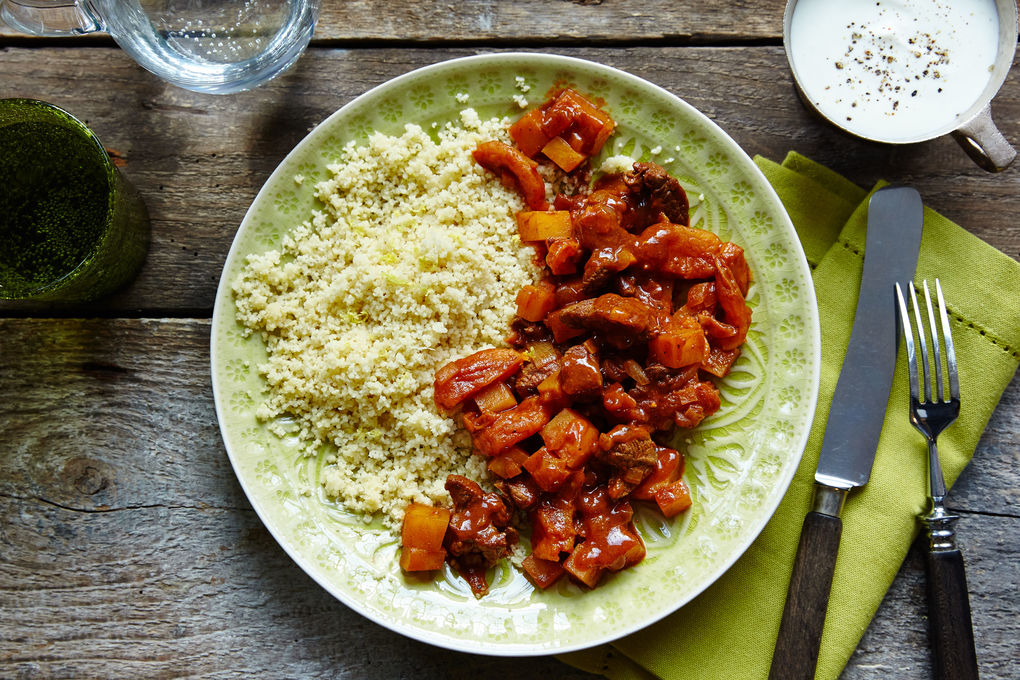 Lamm und Rüben Eintopf mit Zitronen-Couscous und Joghurt