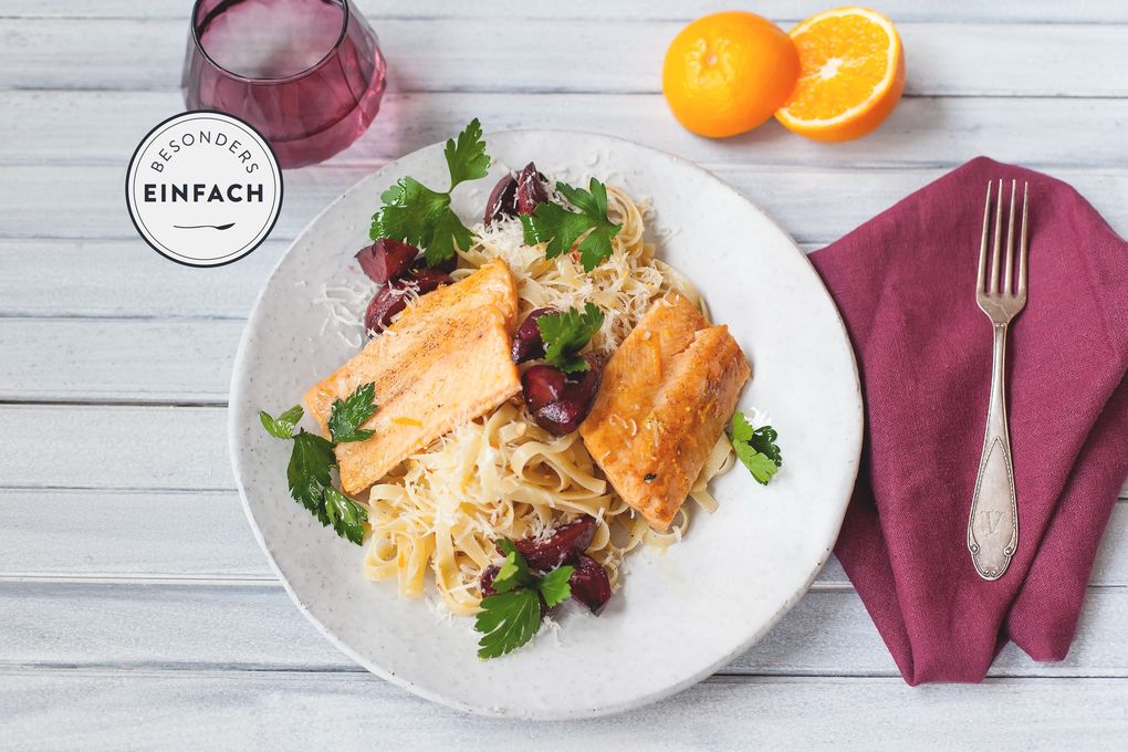 Orangen-Saibling auf Haselnuss-Tagliatelle und roter Beete