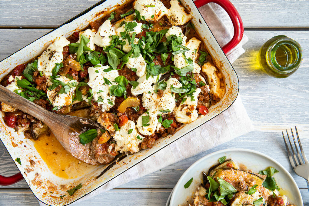 Low Carb: Auberginen-Hack-Lasagne mit Ricotta und Basilikum