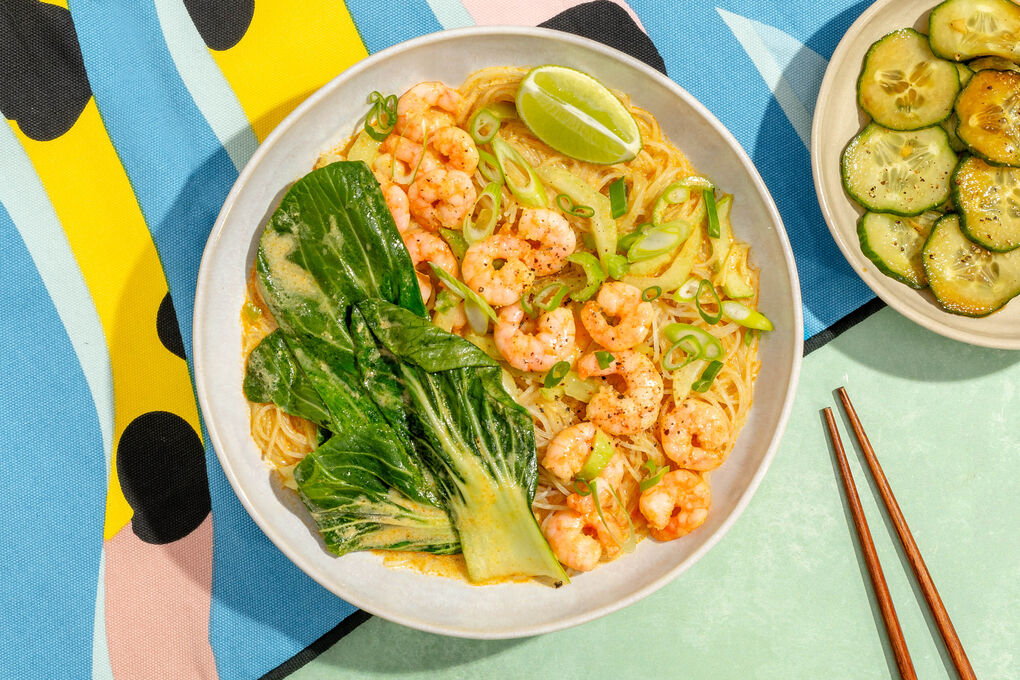 Malaysische Garnelen-Laksa mit Glasnudeln, Pak Choi und Limette