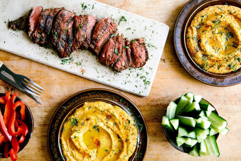 Rindersteak mit Crudités und orientalischem Linsenpüree
