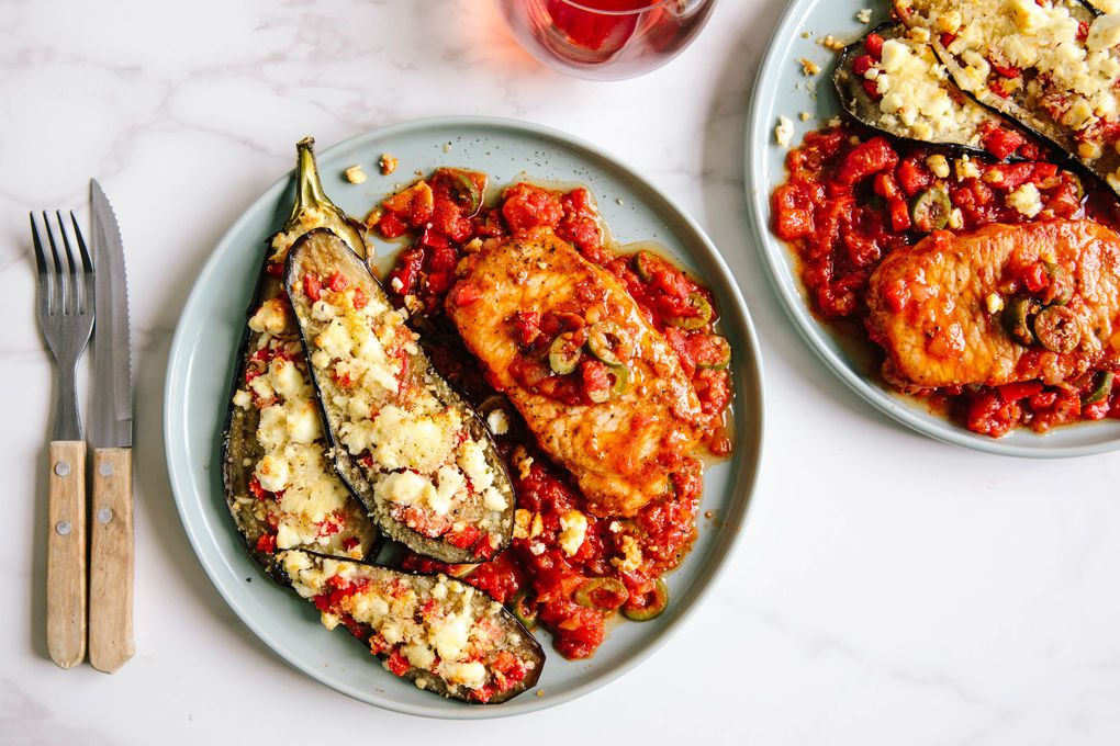 Steak in Tomaten-Oliven-Sauce mit Auberginen-Feta-Gratin