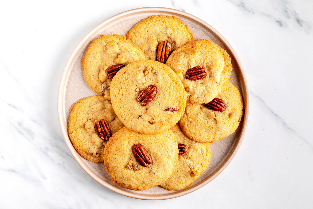 Leckere Pecan-Pie-Cookies mit gebräunter Butter und Walnüssen