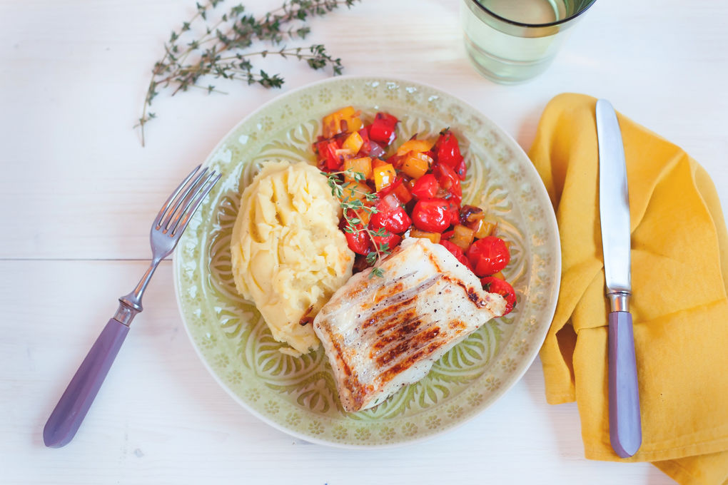 Zanderfilet mit Thymian- Peperonata und Stampfkartoffeln