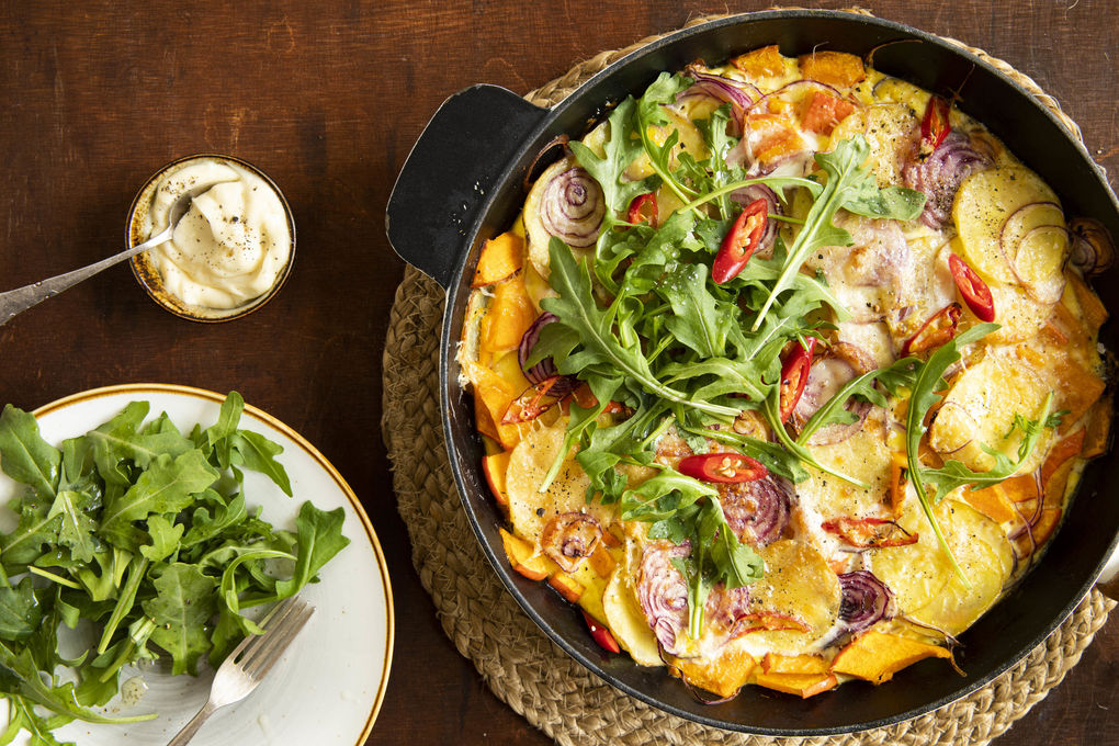 Spanische Tortilla mit Hokkaidokürbis dazu ein leichter Rucolasalat
