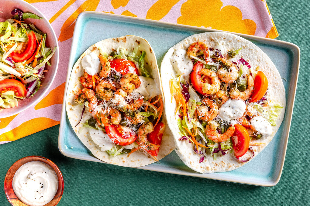 High-Protein-Tortillas mit Garnelen würzig-fein mit Crème fraîche und Kapern