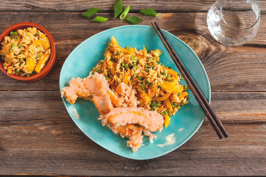 Lachs im Tempurateig mit Chili-Reissalat