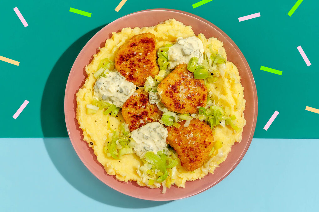 Fischnuggets auf Kartoffel-Sellerie-Püree mit gebratenem Lauch und Kaperndip