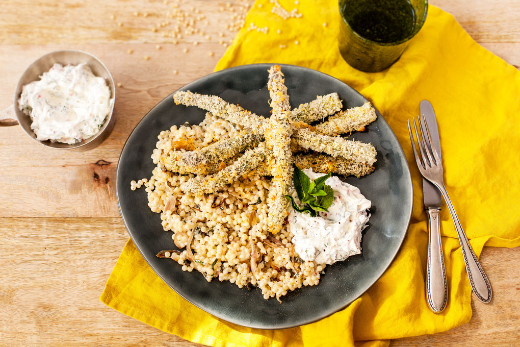 Knusper-Spargel mit scharfer Minzcreme und Pasta Fregola