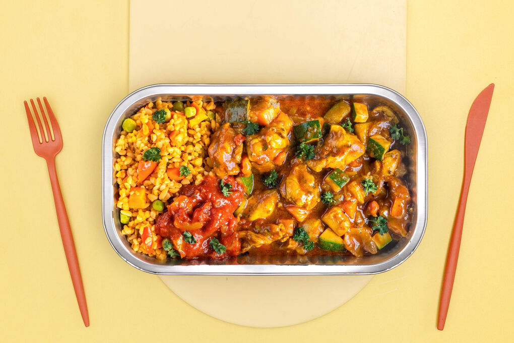 Orientalische Hähnchentajine mit Bulgur und Gemüse