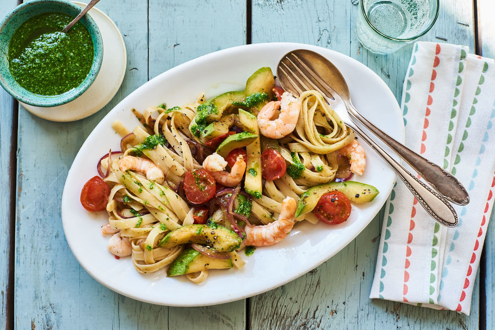 Pasta mit Kräuter-Garnelen, Bärlauchpesto und Zucchini