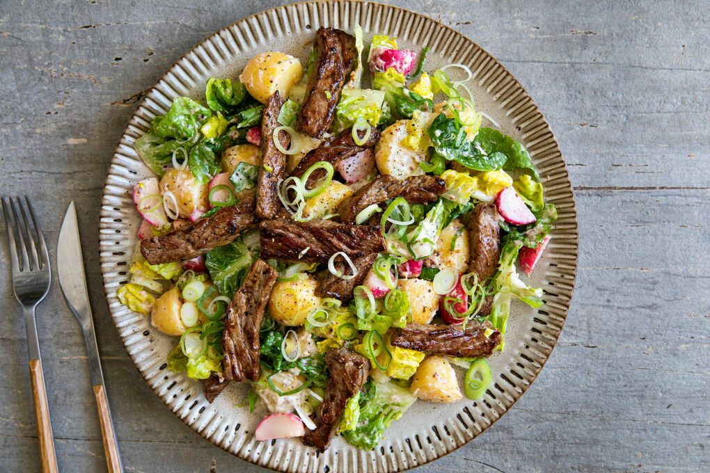 Nordischer Kartoffelsalat mit Bio-Rind mit Radieschen und Meerrettichdressing