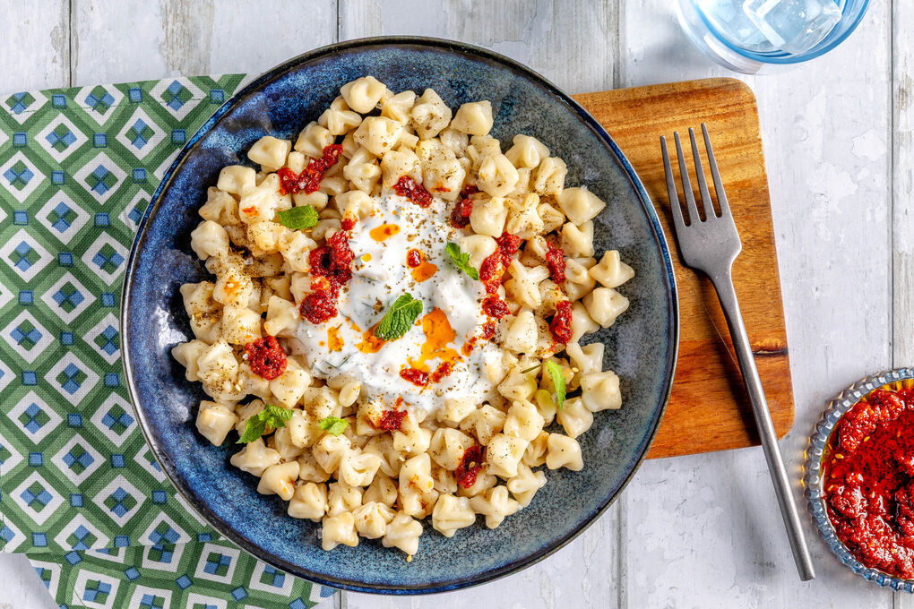 Schnelle Manti mit Za’atar-Öl verfeinert mit minziger Joghurtsauce