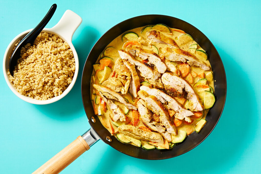 Vadouvan-Hähnchen mit Quinoa und Gemüse in cremiger Sauce